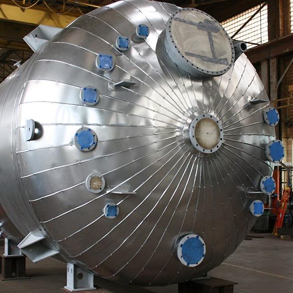 insulated reactors for improved control of chemical processing