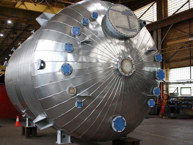 insulated reactors for improved control of chemical processing